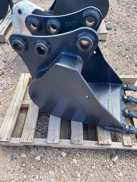 Case 18IN MINI EXCAVATOR