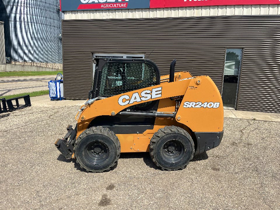 Case SR240B
