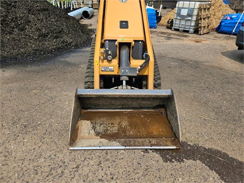 Case TL100