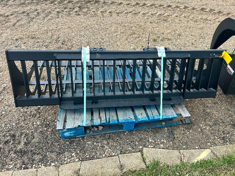 ERSKINE 72" SKELETON ROCK BUCKET