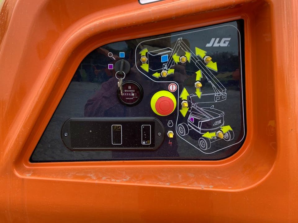 JLG 450 AJ Articulating Boomlift