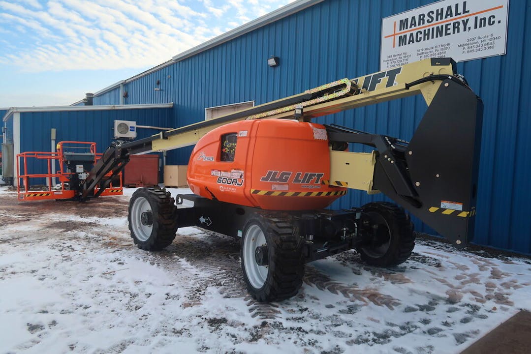 JLG 600AJ