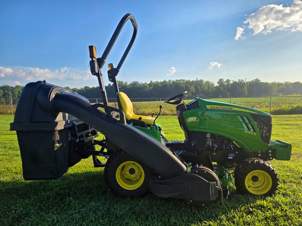 John Deere 1023E