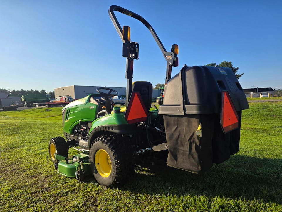 John Deere 1023E