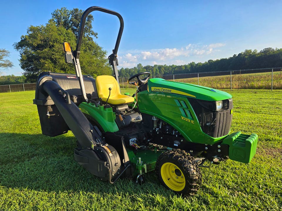 John Deere 1023E