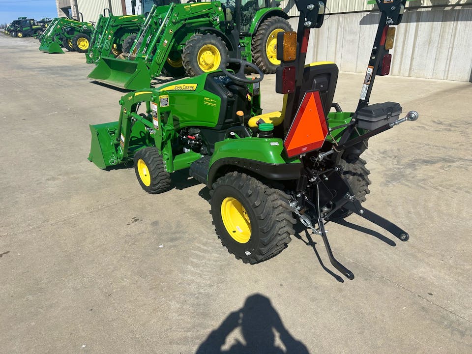 John Deere 1023E