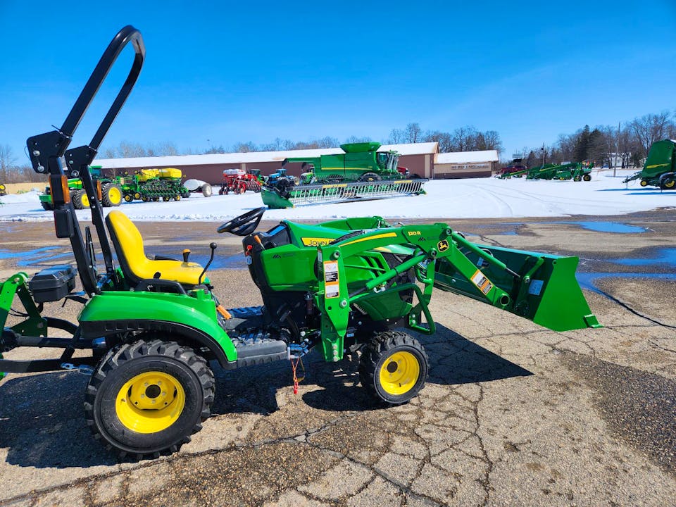 John Deere 1023E