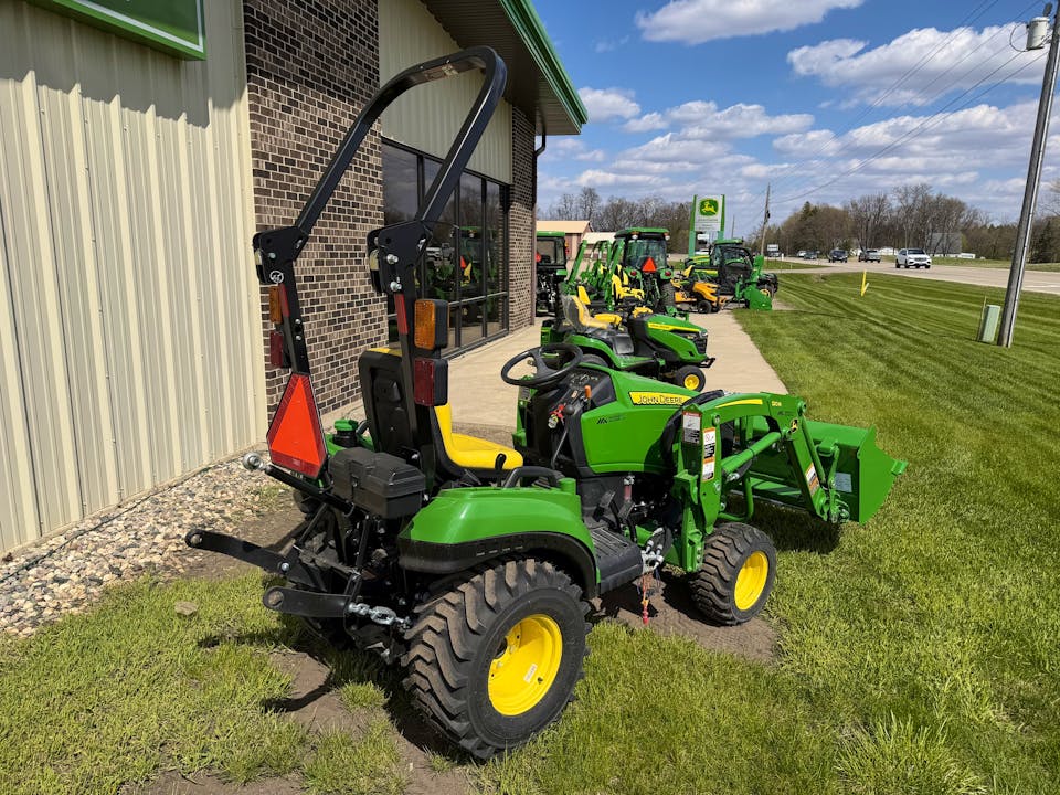 John Deere 1023E