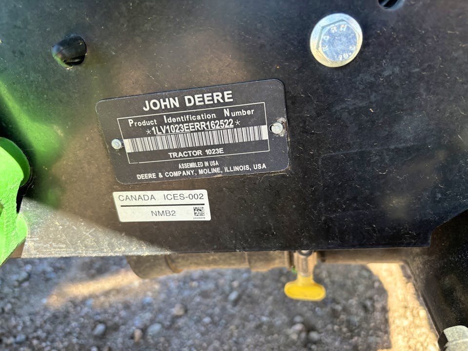 John Deere 1023E
