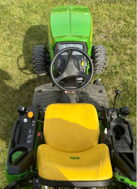 John Deere 1025R