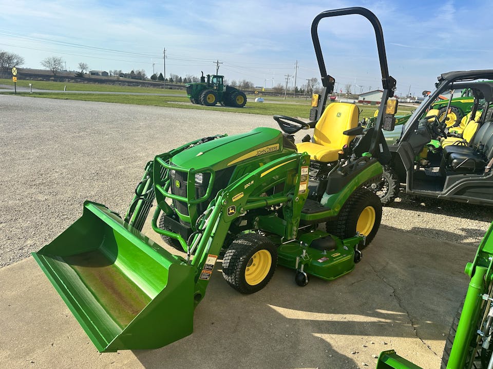 John Deere 1025R