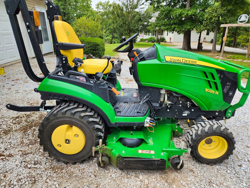 John Deere 1025R