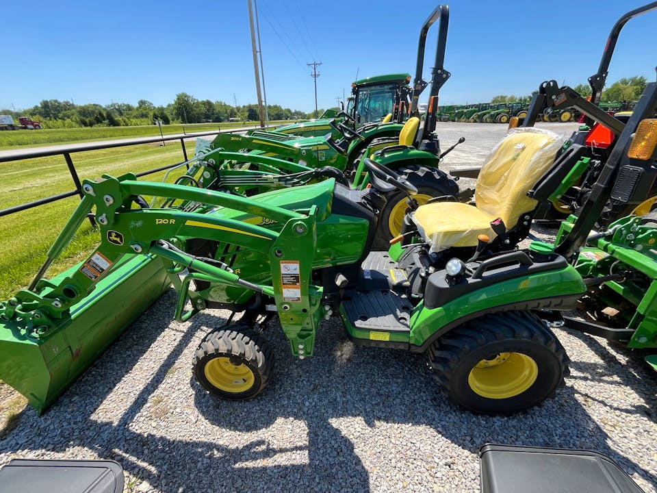 John Deere 1025R