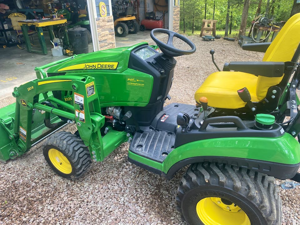John Deere 1025R