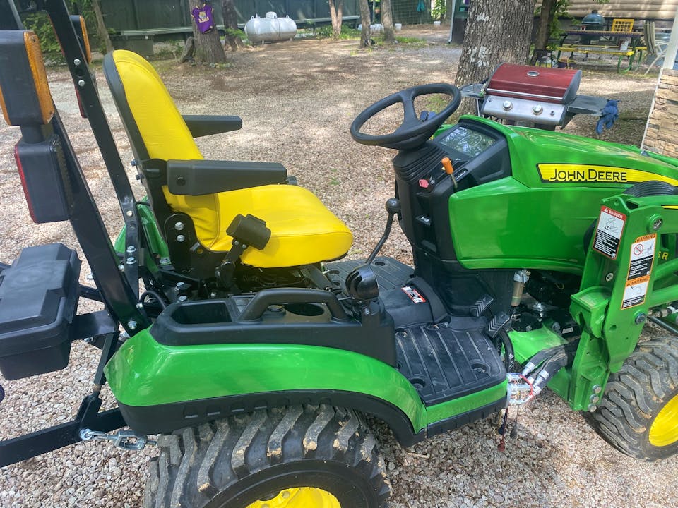 John Deere 1025R