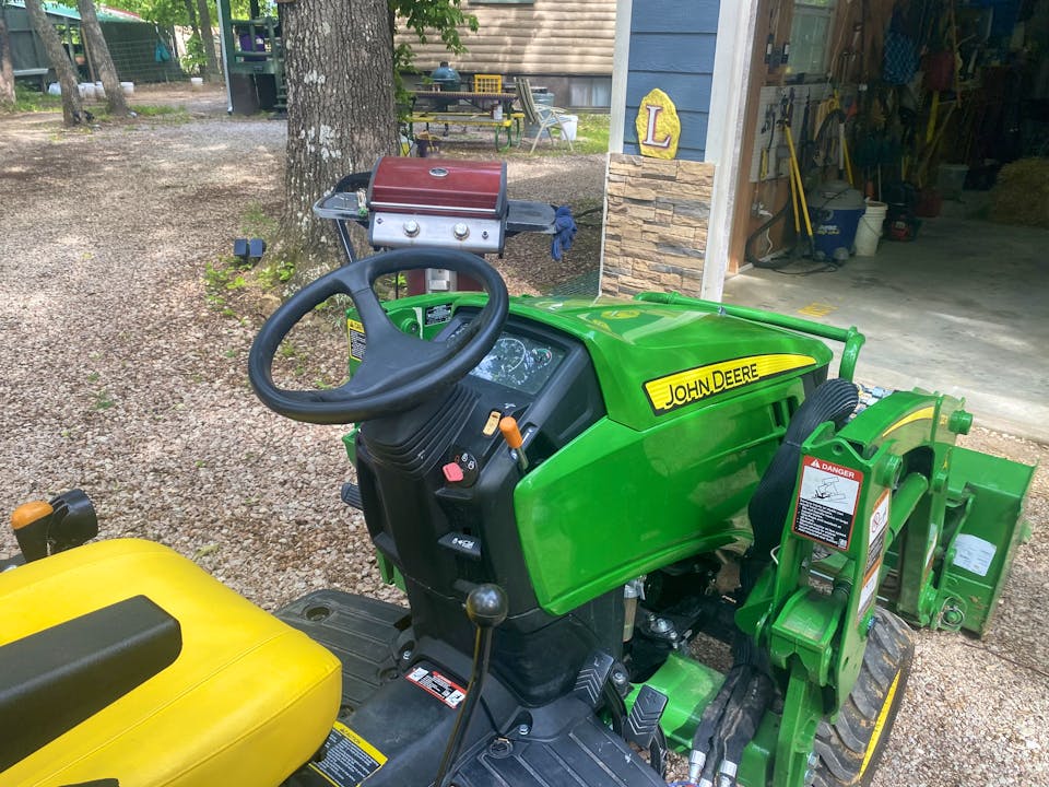 John Deere 1025R