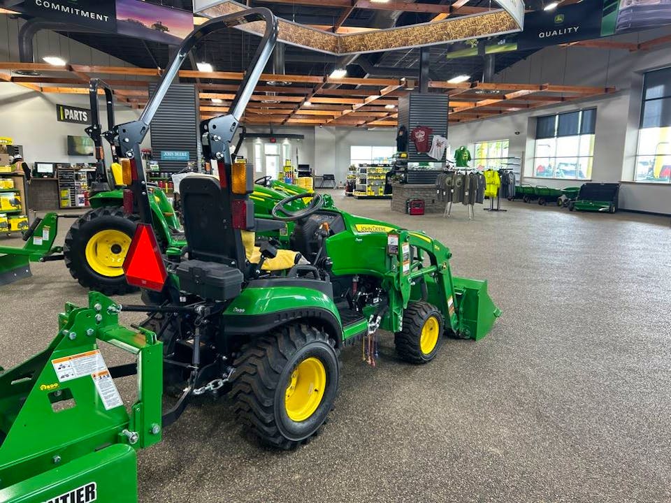 John Deere 1025R