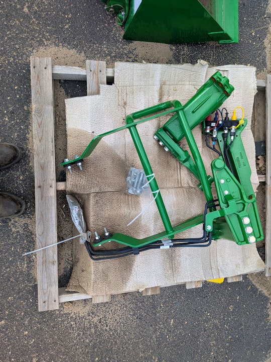 John Deere 120R