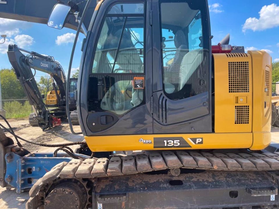John Deere 135P
