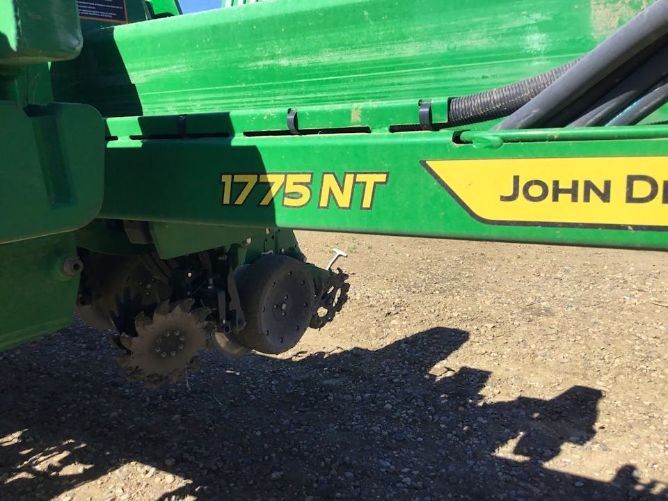 John Deere 1775NT