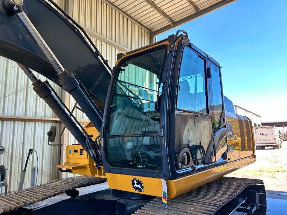 John Deere 210P