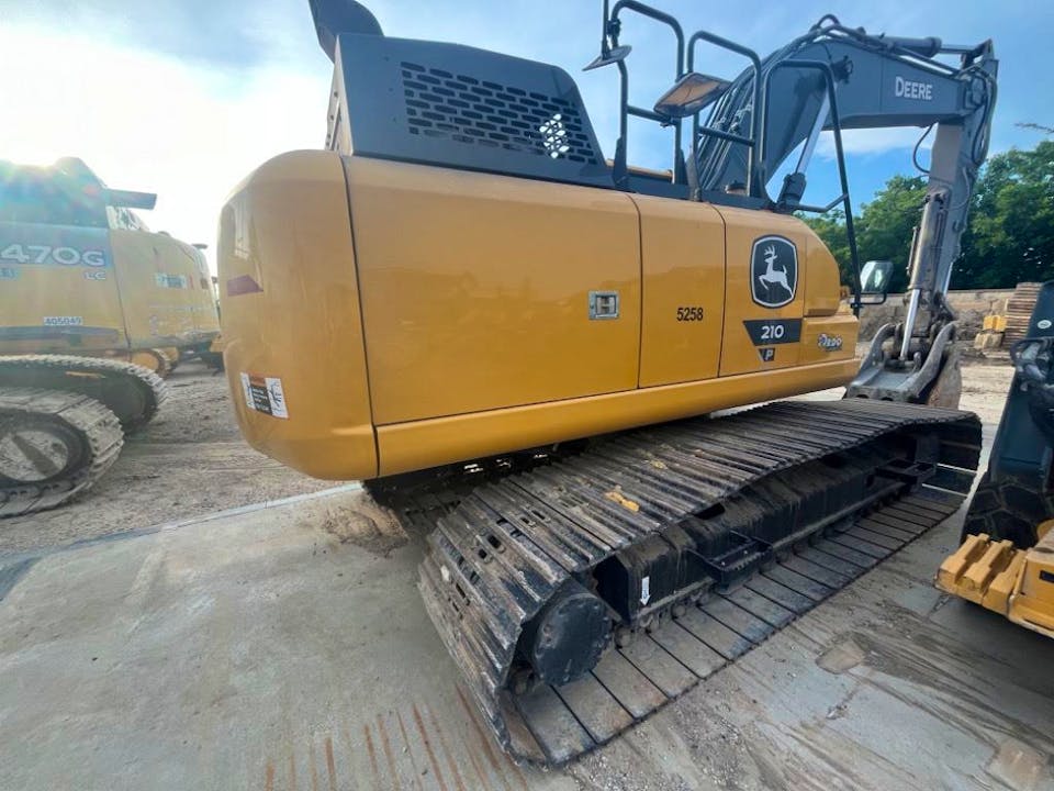 John Deere 210P