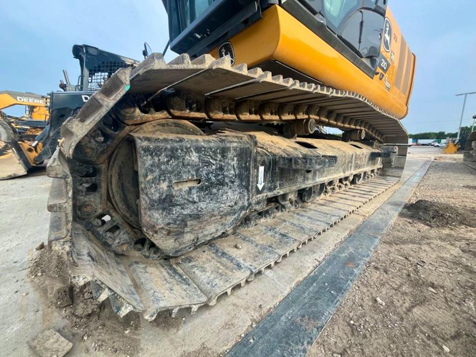 John Deere 210P