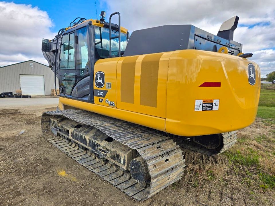 John Deere 210P