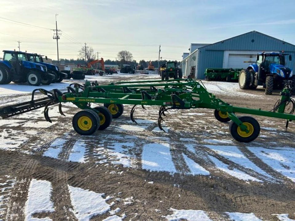 John Deere 2430