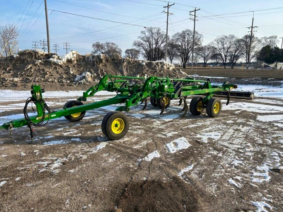 John Deere 2430
