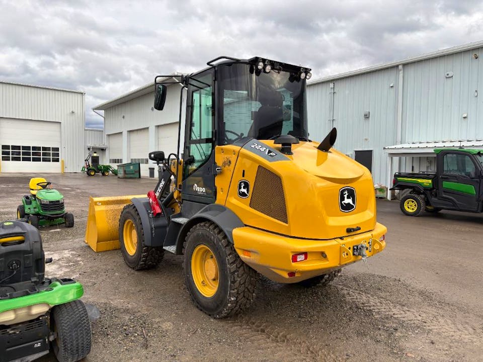 John Deere 244P
