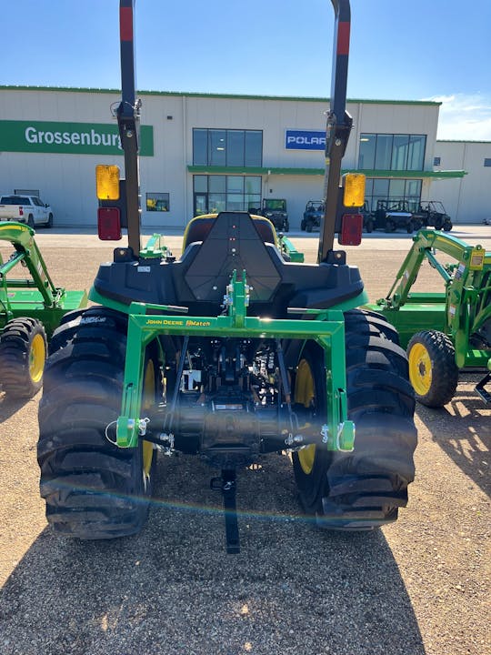 John Deere 3032E