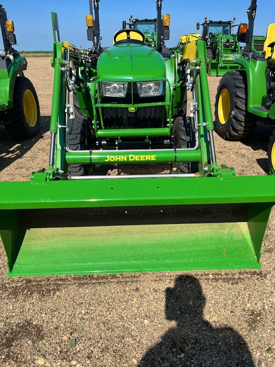 John Deere 3032E