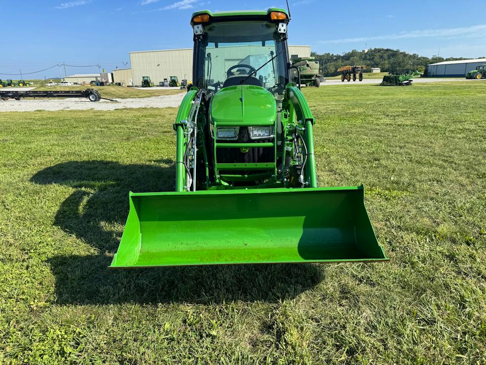 John Deere 3033R