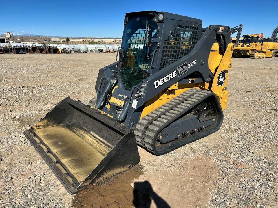 John Deere 317G