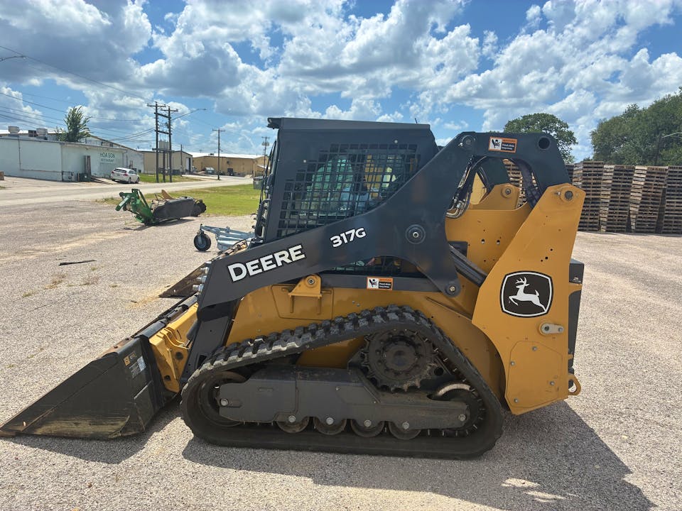 John Deere 317G
