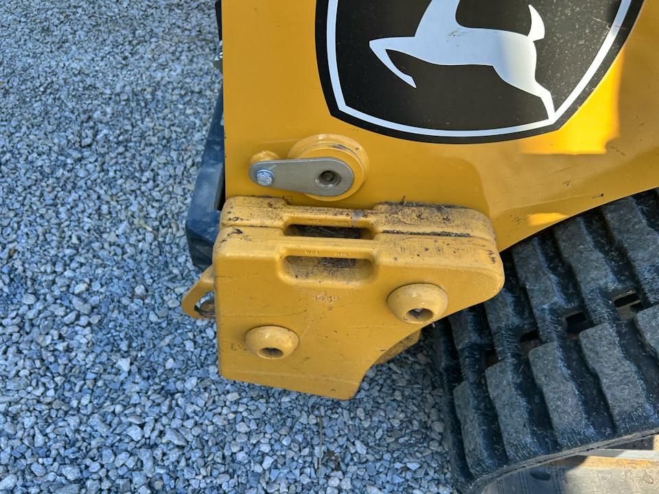 John Deere 317G