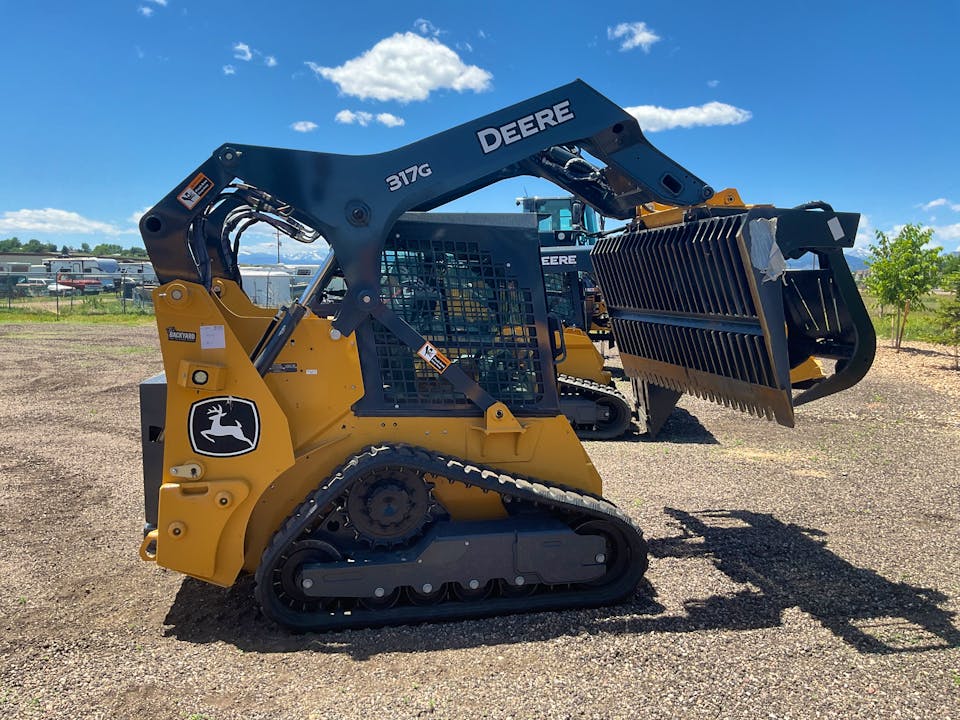 John Deere 317G