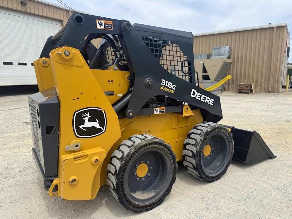 John Deere 318G