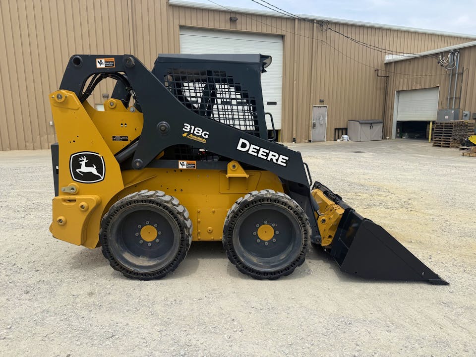 John Deere 318G