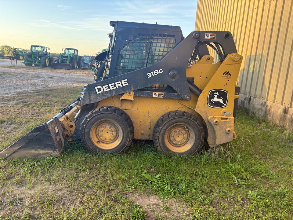 John Deere 318G
