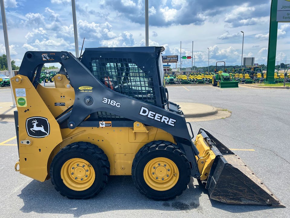 John Deere 318G