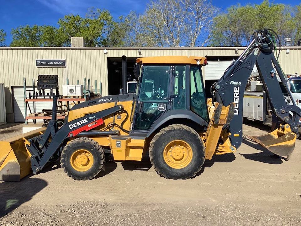 John Deere 320P