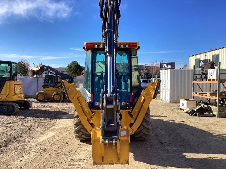John Deere 320P