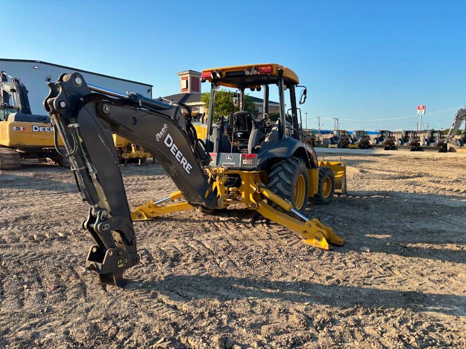 John Deere 320P
