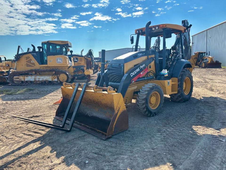 John Deere 320P