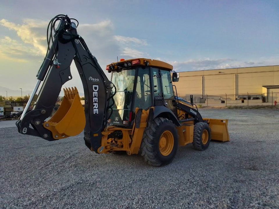 John Deere 320P