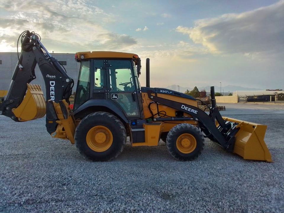 John Deere 320P