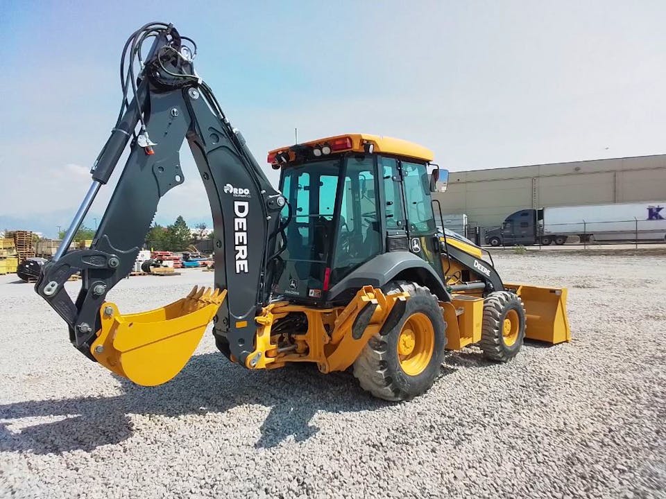 John Deere 320P