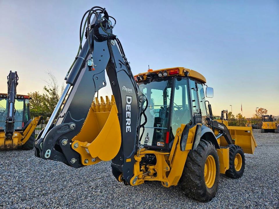 John Deere 320P
